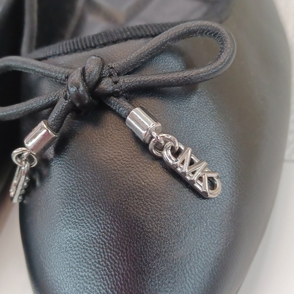 Michael Kors Nori Flat NIB - Picture 3 of 10